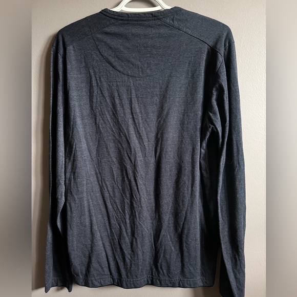 Guess long sleeve shirt Size M - Picture 3 of 3